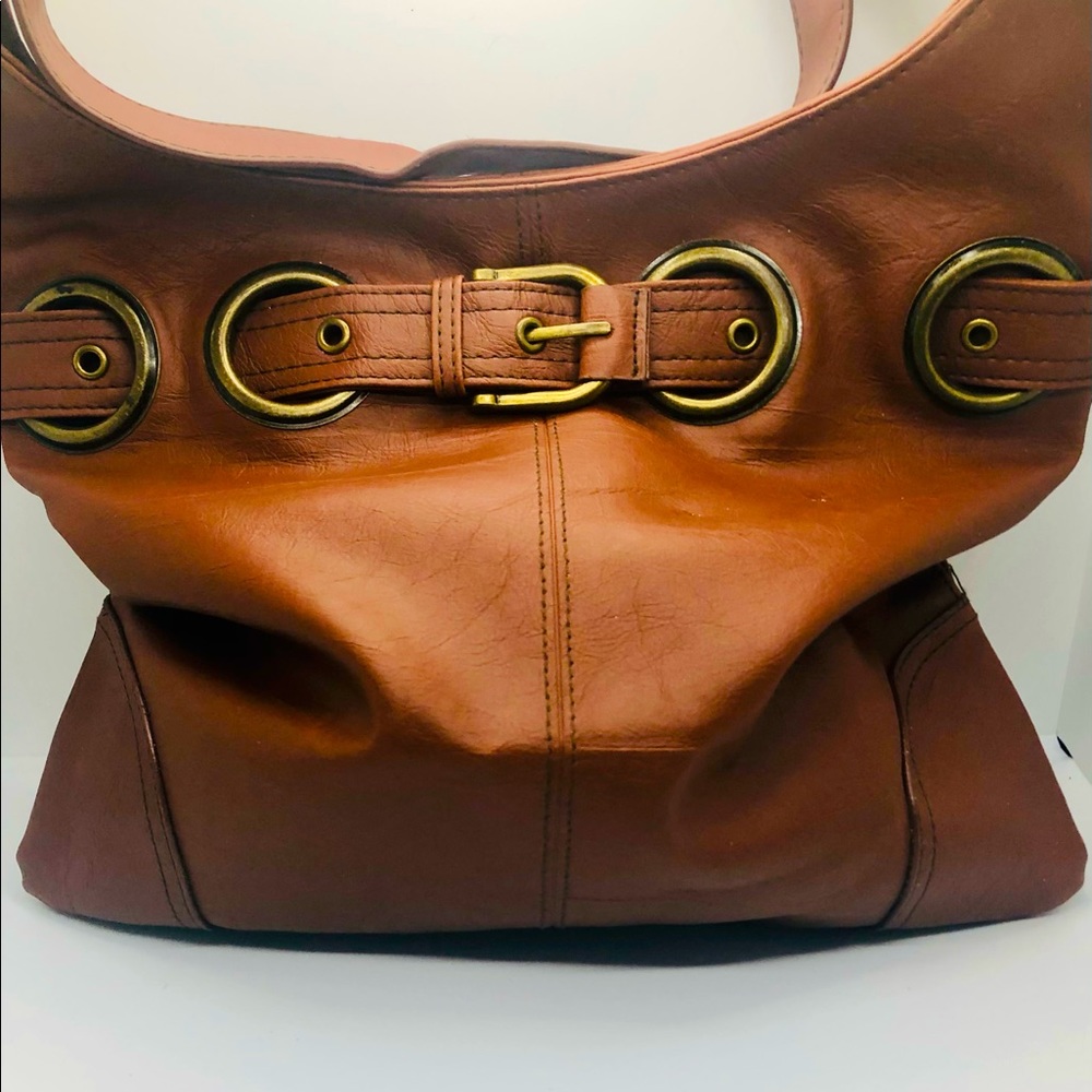 Woman’s Bucket brown bag with buckle front